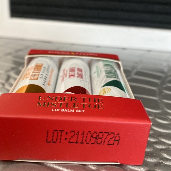 Youngliving lip balm set/ LIMITED EDITION - Picture 3 of 5